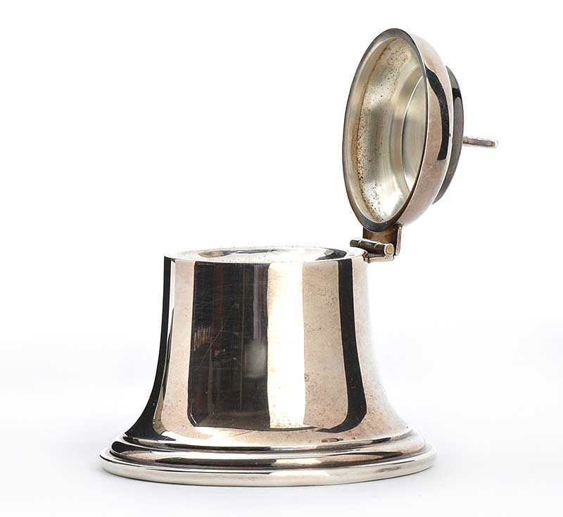 SMALL CIRCULAR SILVER INK WELL - BIRMINGHAM 1921 at Ross's Online Art Auctions