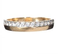 9CT GOLD AND CUBIC ZIRCONIA RING at Ross's Online Art Auctions