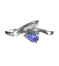 9CT WHITE GOLD TANZANITE AND DIAMOND RING at Ross's Online Art Auctions