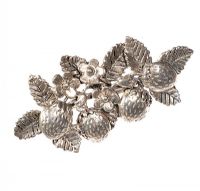 SILVER 'STRAWBERRY BED' BAR BROOCH at Ross's Online Art Auctions