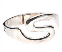 HEAVY STERLING SILVER SWIRL CUFF at Ross's Online Art Auctions
