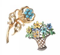 DUO OF METAL BROOCHES IN A FLORAL THEME, ONE BY THE DESIGNER SARAH COVENTRY at Ross's Online Art Auctions