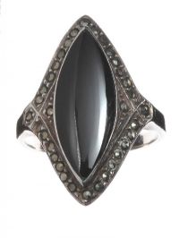 STERLING SILVER ONYX AND MARCASITE RING at Ross's Online Art Auctions