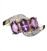 9CT GOLD DIAMOND AND AMETHYST RING at Ross's Online Art Auctions