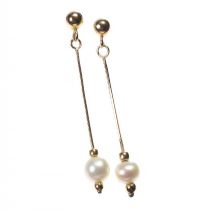 9CT GOLD  AND CULTURED PEARL DROP EARRINGS at Ross's Online Art Auctions