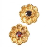 9CT GOLD AND GARNET FLORAL STUD EARRINGS at Ross's Online Art Auctions