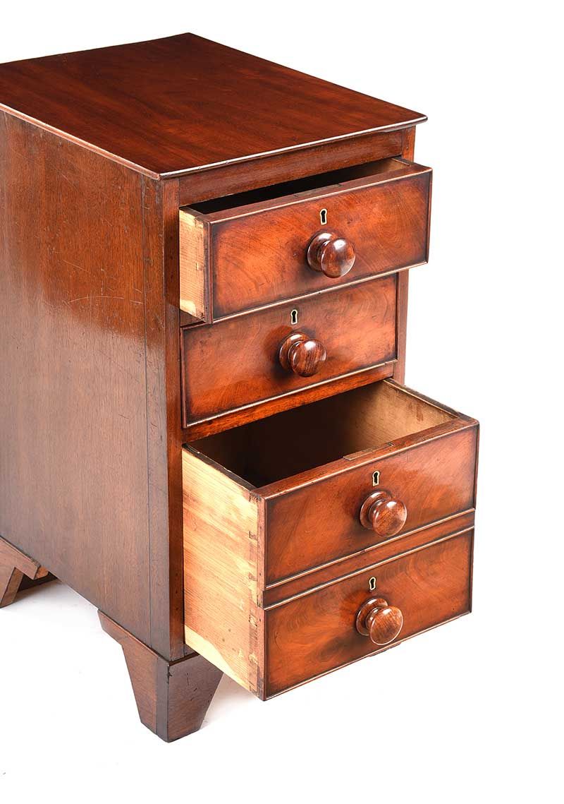 VICTORIAN MAHOGANY FOUR DRAWER PEDESTAL at Ross's Online Art Auctions