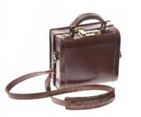 BARNSBURY VINTAGE BAG at Ross's Online Art Auctions