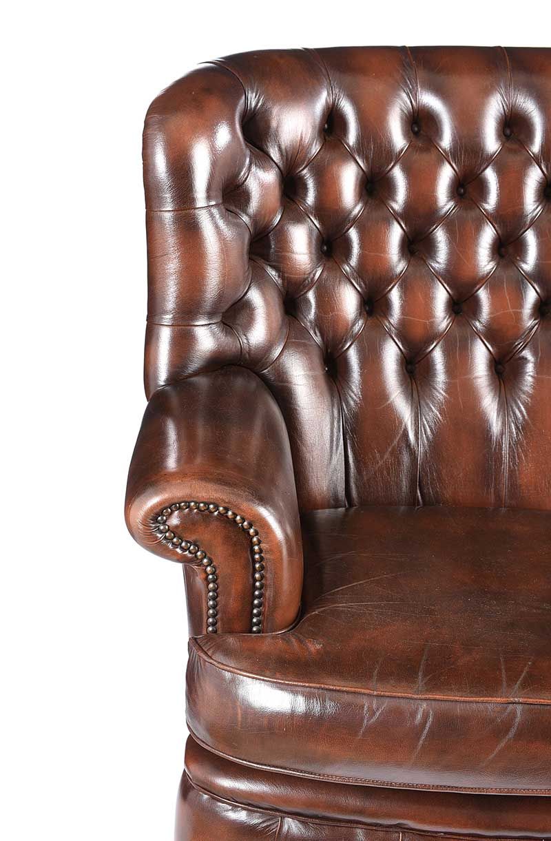 LEATHER SETTEE at Ross's Online Art Auctions