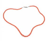 GRADUATED STRAND OF CORAL BEADS at Ross's Online Art Auctions