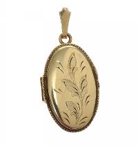 9CT GOLD ENGRAVED LOCKET OVAL SHAPE at Ross's Online Art Auctions