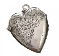 VICTORIAN STERLING SILVER HEART-SHAPED VESTA CASE at Ross's Online Art Auctions