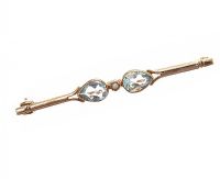 AQUAMARINE AND SEED PEARL 9CT GOLD BAR BROOCH WITH FITTED BOX at Ross's Online Art Auctions