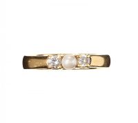 18CT GOLD PEARL AND DIAMOND RING at Ross's Online Art Auctions