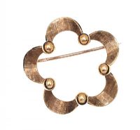 9CT GOLD OPEN FLOWER STYLE BROOCH at Ross's Online Art Auctions