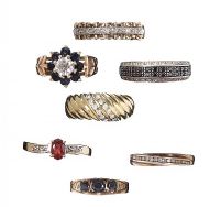 ASSORTMENT OF 9CT GOLD RINGS at Ross's Online Art Auctions