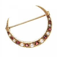 9CT GOLD SEED PEARL AND GARNET CRESCENT BROOCH at Ross's Online Art Auctions