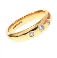 18CT GOLD RING SET WITH THREE DIAMONDS at Ross's Online Art Auctions