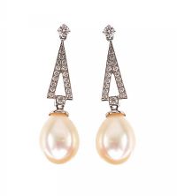 18CT WHITE GOLD FRESHWATER PEARL AND DIAMOND EARRINGS at Ross's Online Art Auctions
