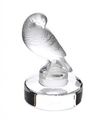 LALIQUE CRYSTAL ORNAMENT at Ross's Online Art Auctions