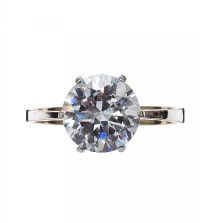 18CT WHITE GOLD CUBIC ZIRCONIA RING at Ross's Online Art Auctions
