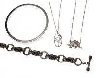 SELECTION OF STERLING SILVER JEWELLERY at Ross's Online Art Auctions