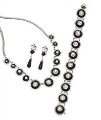 VINTAGE SUITE OF COSTUME JEWELLERY at Ross's Online Art Auctions