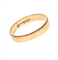 9CT GOLD BAND at Ross's Online Art Auctions