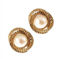 PAIR OF 9CT GOLD CULTURED PEARL EARRINGS at Ross's Online Art Auctions