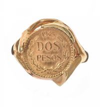 DOS PESOS COIN 1945 14CT GOLD MOUNTED RING at Ross's Online Art Auctions