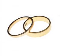 9CT AND 18CT GOLD BANDS at Ross's Online Art Auctions