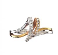 18CT GOLD AND WHITE GOLD DIAMOND RING at Ross's Online Art Auctions