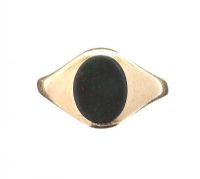 9CT GOLD BLOODSTONE RING at Ross's Online Art Auctions