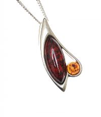 SILVER AMBER NECKLACE at Ross's Online Art Auctions
