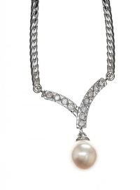 14CT WHITE GOLD NECKLACE SET WITH DIAMOND AND PEARL at Ross's Online Art Auctions