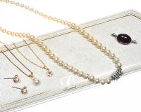 ASSORTMENT OF COSTUME JEWELLERY INCLUDING LOTUS FAUX PEARLS at Ross's Online Art Auctions
