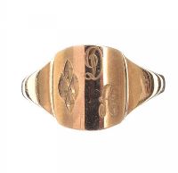 9CT GOLD SIGNET RING ENGRAVED 'D A' at Ross's Online Art Auctions