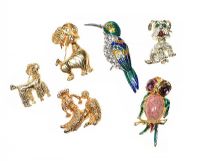 SIX COSTUME BROOCHES at Ross's Online Art Auctions