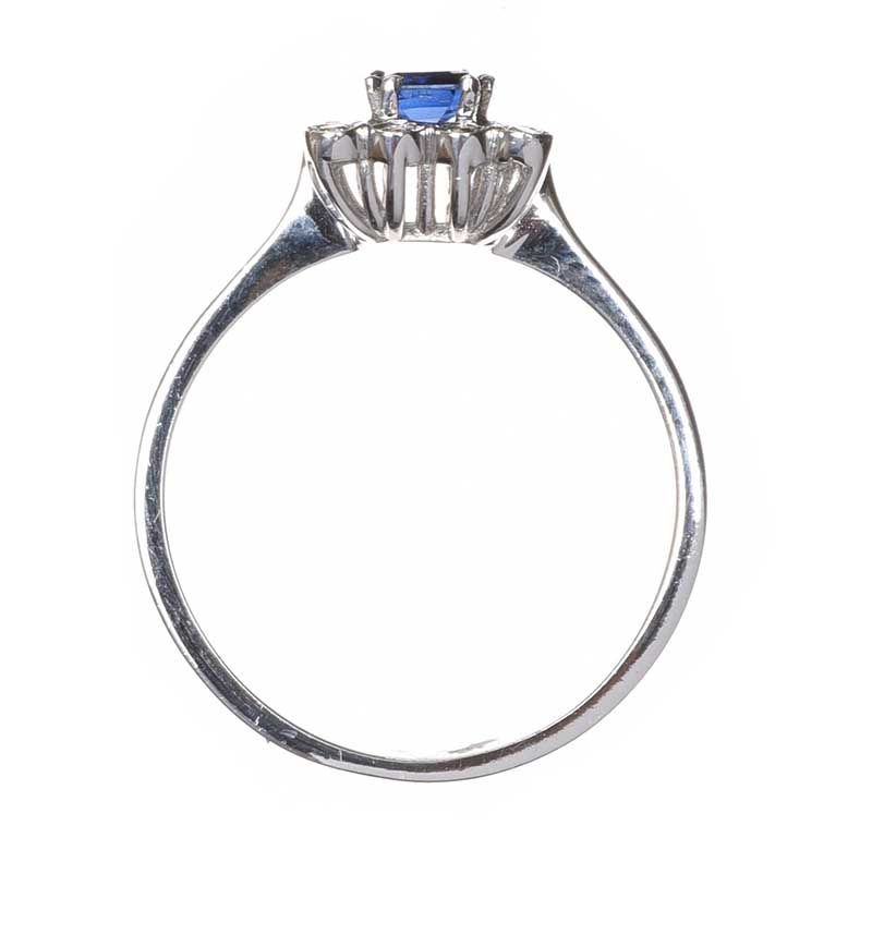 18CT WHITE GOLD SAPPHIRE AND DIAMOND HALO CLUSTER RING at Ross's Online Art Auctions