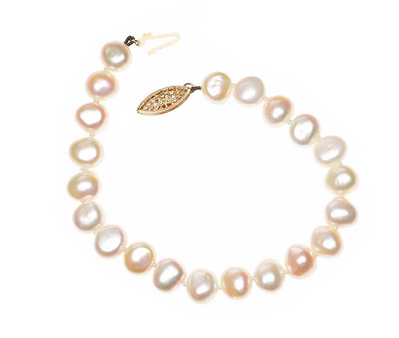 COLLECTION FRESHWATER CULTURED PEARL JEWELLERY MOUNTED IN 9CT GOLD at Ross's Online Art Auctions