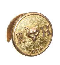 GOLD HUNTING BUTTON at Ross's Online Art Auctions