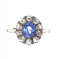 MID-CARAT GOLD SAPPHIRE AND DIAMOND RING at Ross's Online Art Auctions
