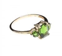 9CT GOLD CHROME DIOPSIDE RING at Ross's Online Art Auctions