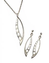 SILVER NECKLACE AND EARRINGS at Ross's Online Art Auctions