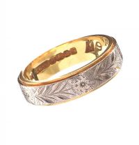 18CT GOLD FLORAL BAND at Ross's Online Art Auctions