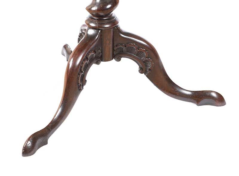 ANTIQUE ROSEWOOD LAMP TABLE at Ross's Online Art Auctions
