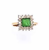 EMERALD & DIAMOND CLUSTER RING at Ross's Online Art Auctions
