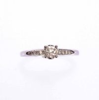 WHITE GOLD & DIAMOND SOLITAIRE RING at Ross's Online Art Auctions