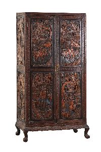 19TH CENTURY CARVED ORIENTAL WARDROBE at Ross's Online Art Auctions