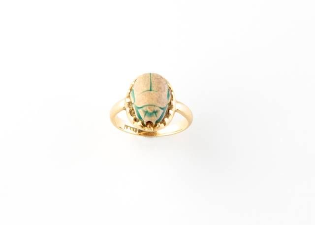 18CT GOLD RING WITH CARTOUCHE BEETLE at Ross's Online Art Auctions